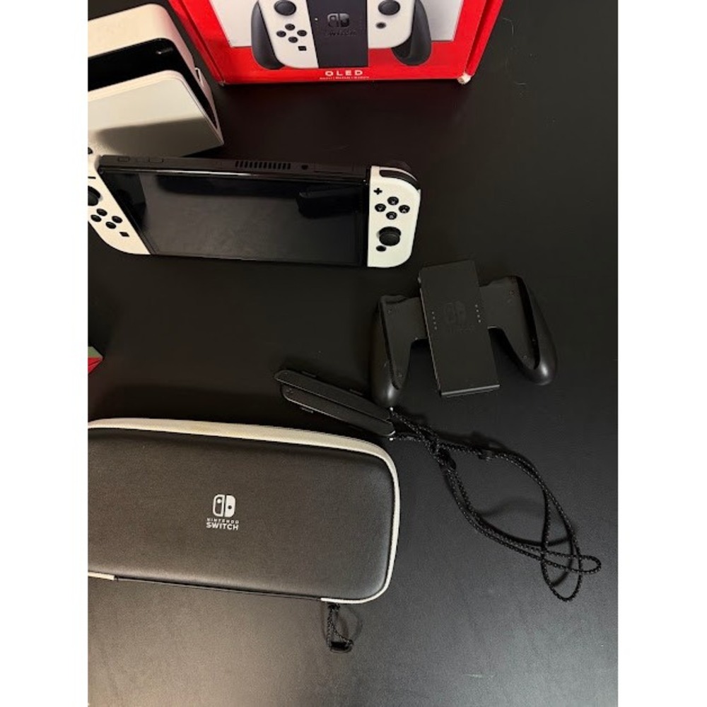 Gaming Nintendo Switch OLED Console Unisex White HEG-001 Bundle Extra Joy-Cons - Picture 4 of 9